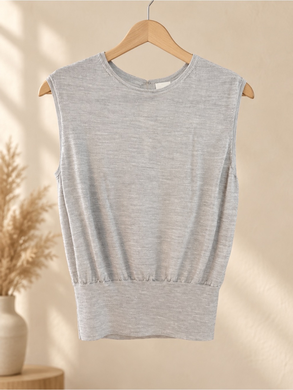 Banana Republic Light Gray Sleeveless Crewneck Knit Top